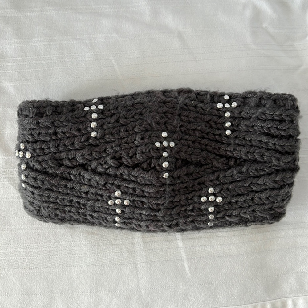 Gray knit head wrap